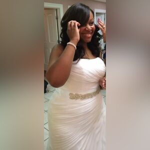 Elegant White Strapless Wedding Dress